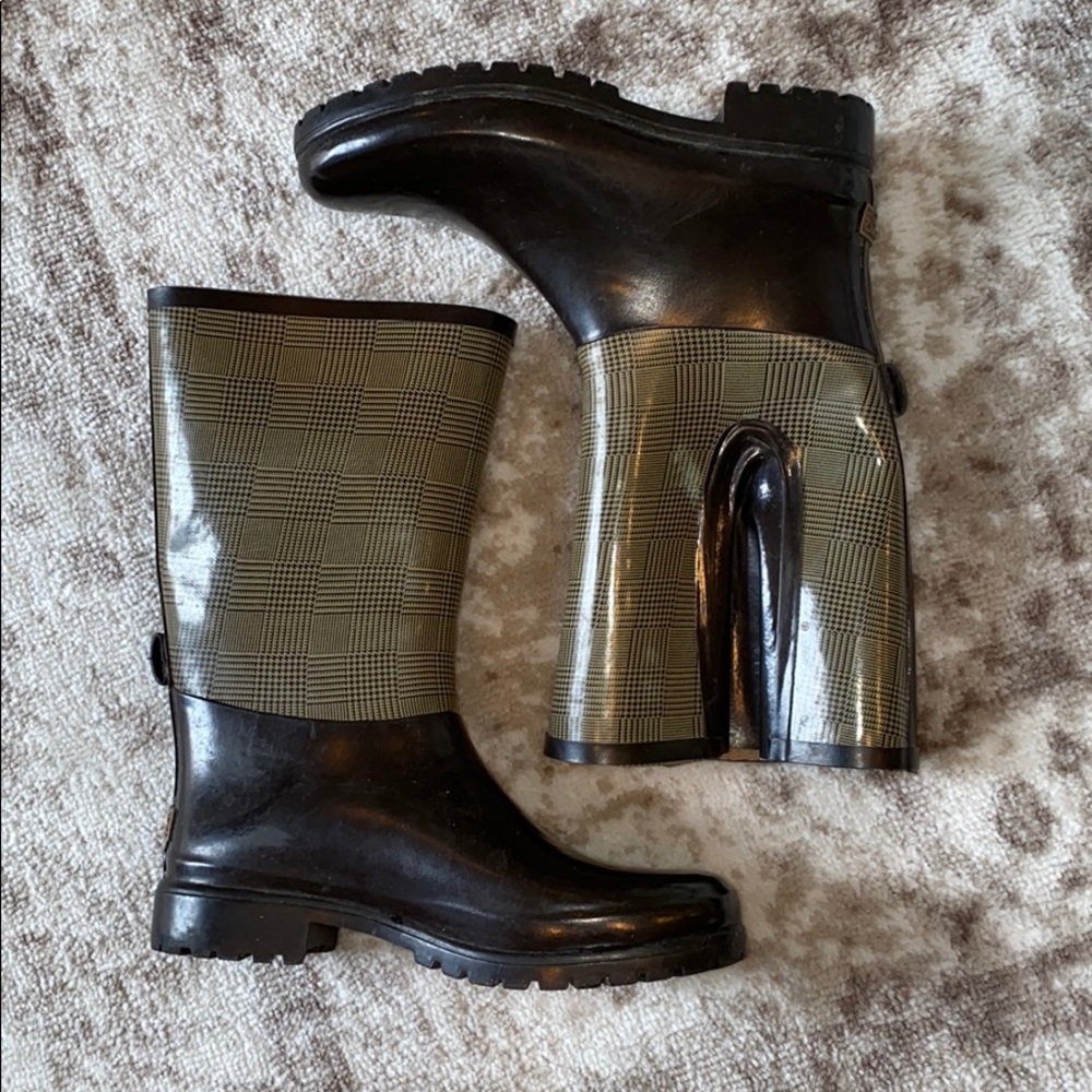 Sperry Rain Boots!